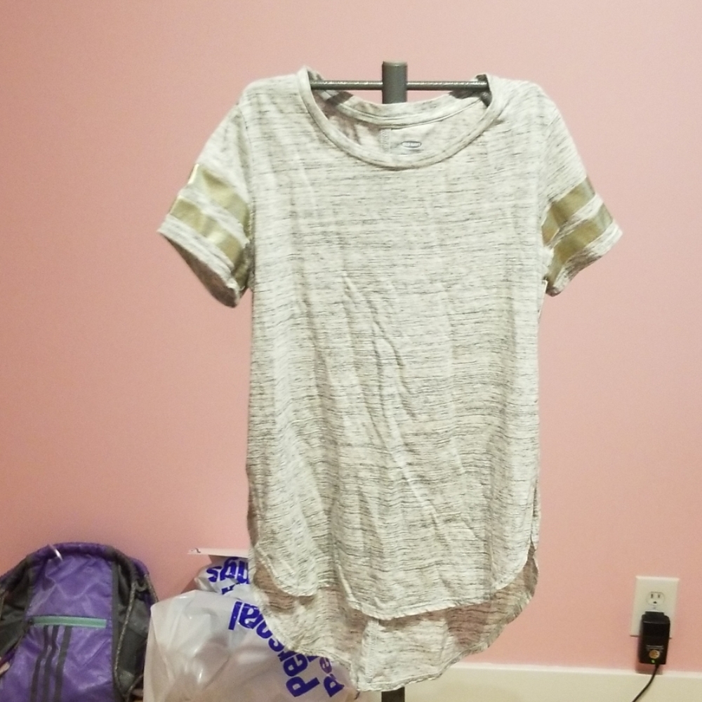 Grey t-shirt